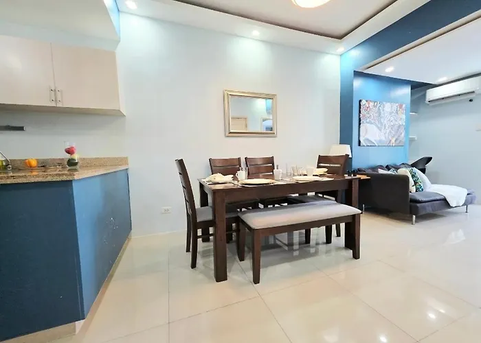 2 Bedroom Grass Residences Qc T1a Aparthotel